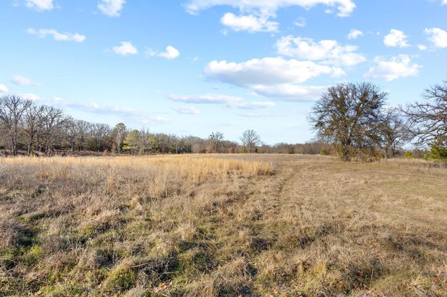 4572 County Road 2700, Telephone, TX 75488