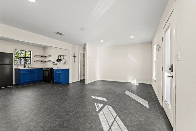 4572 County Road 2700, Telephone, TX 75488