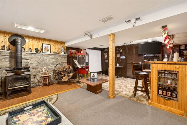 19 Gannett Road, Farmington, NY 14425