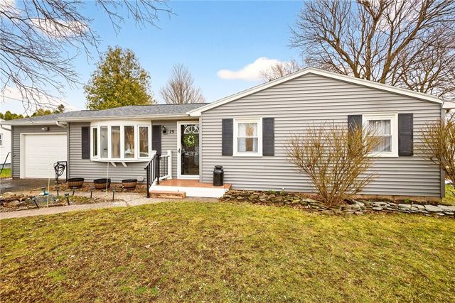 19 Gannett Road, Farmington, NY 14425