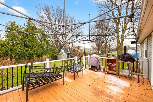 19 Gannett Road, Farmington, NY 14425