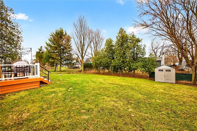 19 Gannett Road, Farmington, NY 14425