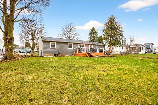 19 Gannett Road, Farmington, NY 14425