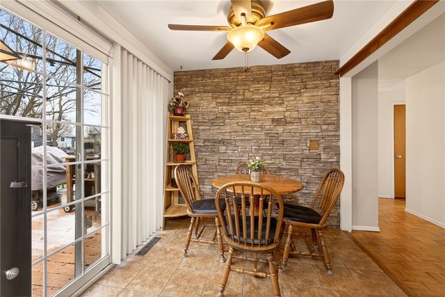 19 Gannett Road, Farmington, NY 14425