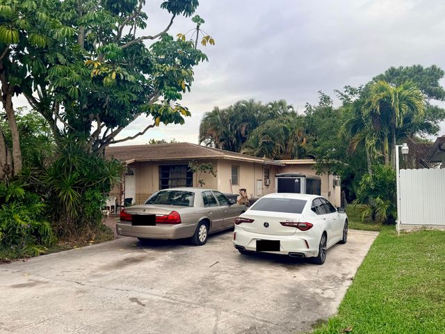 4847 Carver Street, Lake Worth, FL 33463