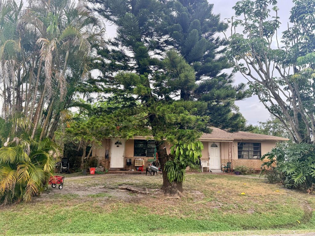 4847 Carver Street, Lake Worth, FL 33463