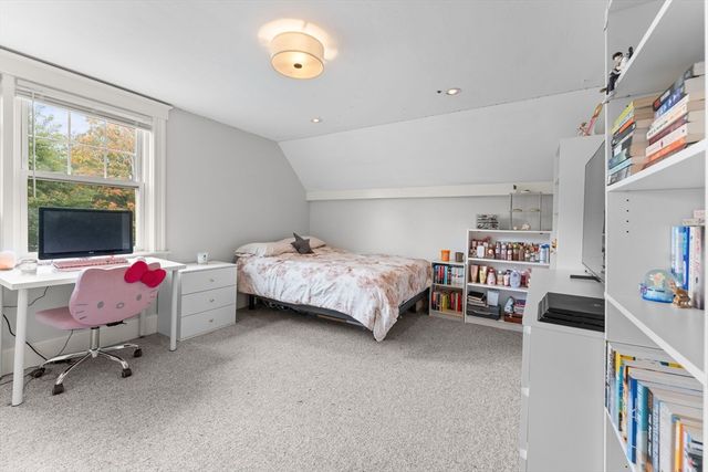 896 Plymouth St, Abington, MA 02351