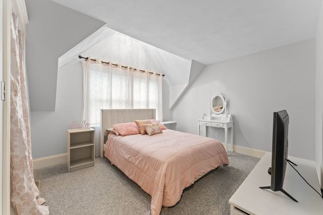 896 Plymouth St, Abington, MA 02351