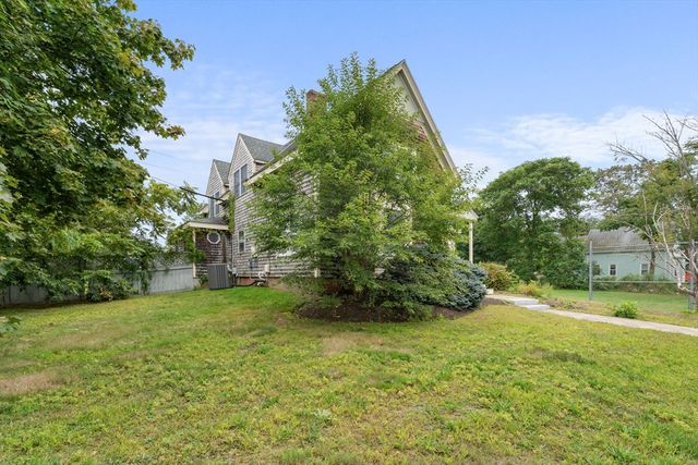 896 Plymouth St, Abington, MA 02351