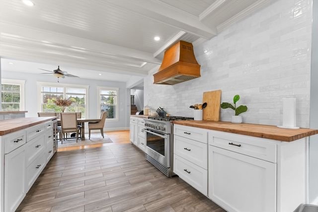 896 Plymouth St, Abington, MA 02351