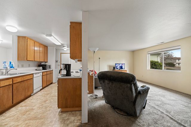 331 N 8th Street, Central Point, OR 97502