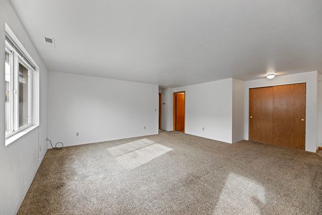 331 N 8th Street, Central Point, OR 97502