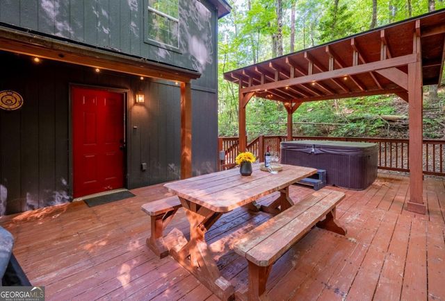 257 Pen Drive, Ellijay, GA 30540