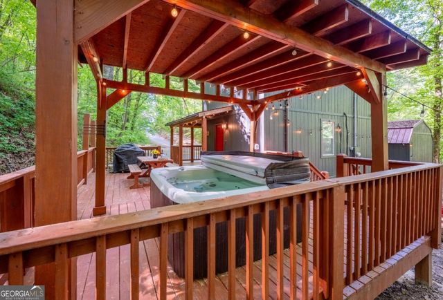 257 Pen Drive, Ellijay, GA 30540