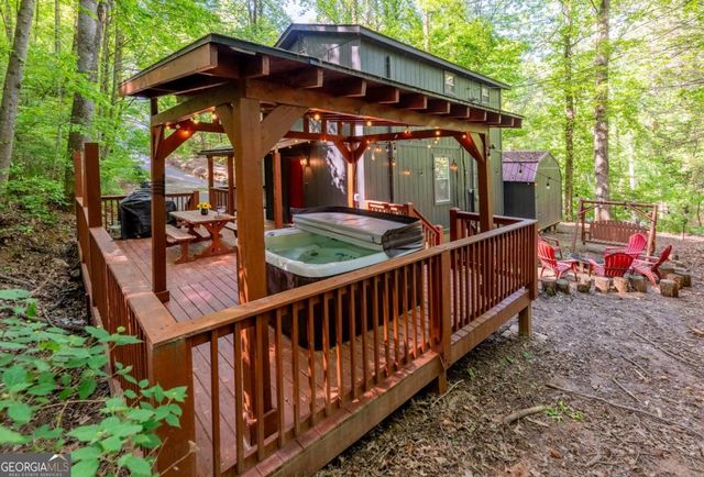 257 Pen Drive, Ellijay, GA 30540