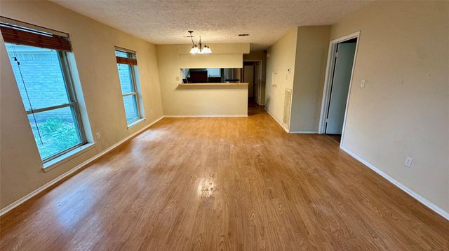 67 E White Willow Circle, The Woodlands, TX 77381
