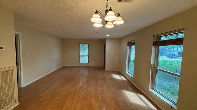 67 E White Willow Circle, The Woodlands, TX 77381