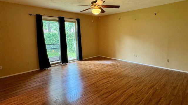67 E White Willow Circle, The Woodlands, TX 77381