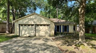 67 E White Willow Circle, The Woodlands, TX 77381