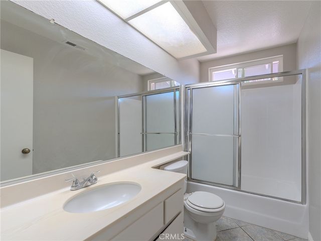 513 E Pioneer Avenue, Redlands, CA 92374