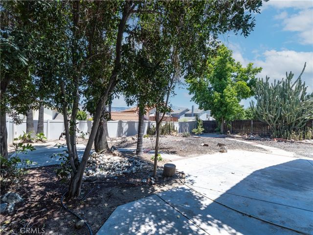 513 E Pioneer Avenue, Redlands, CA 92374