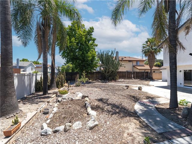 513 E Pioneer Avenue, Redlands, CA 92374