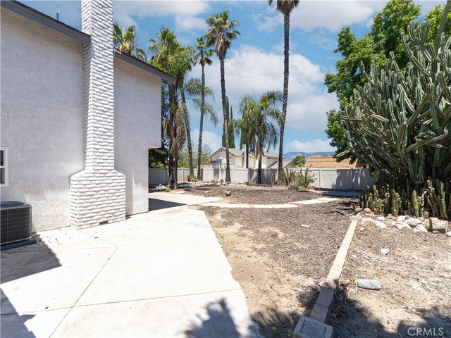 513 E Pioneer Avenue, Redlands, CA 92374