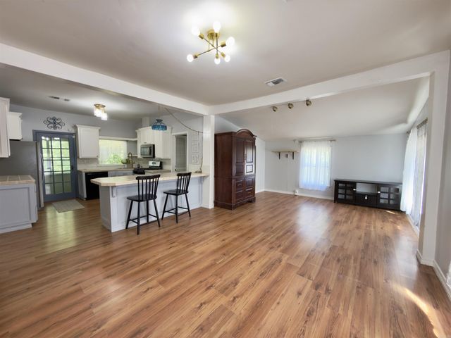 606 N Roseville St Street, Altus, AR 72821