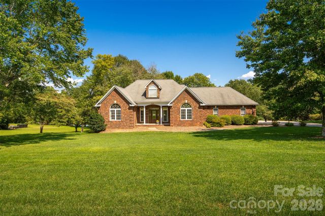 3808 Falling Creek Road NE, Hickory, NC 28601
