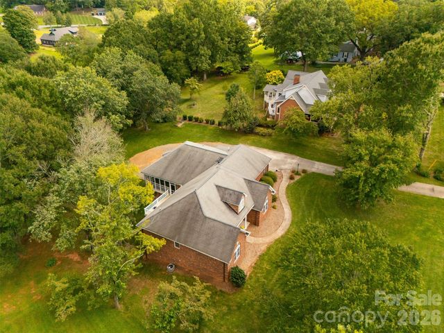 3808 Falling Creek Road NE, Hickory, NC 28601