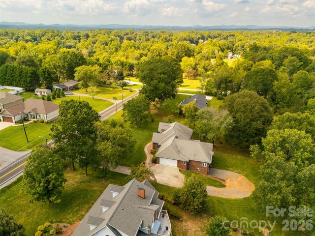 3808 Falling Creek Road NE, Hickory, NC 28601