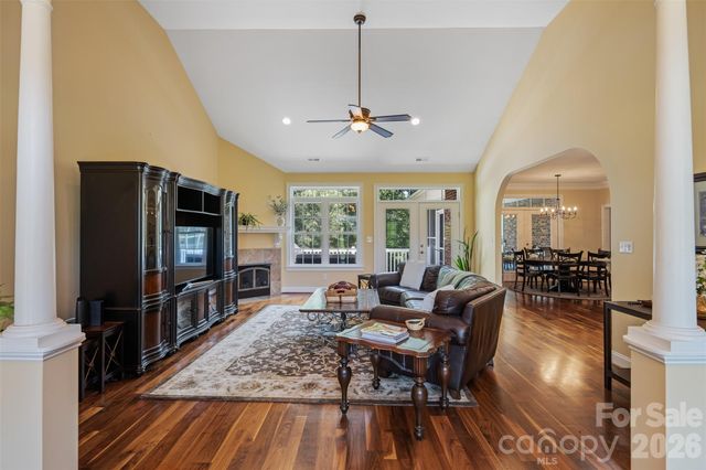 3808 Falling Creek Road NE, Hickory, NC 28601