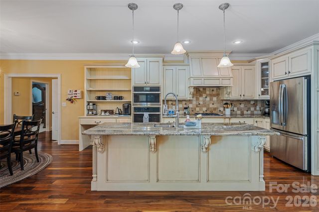 3808 Falling Creek Road NE, Hickory, NC 28601