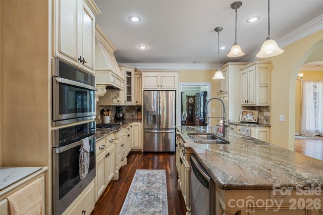 3808 Falling Creek Road NE, Hickory, NC 28601