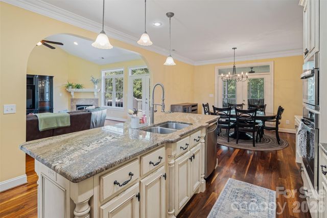 3808 Falling Creek Road NE, Hickory, NC 28601