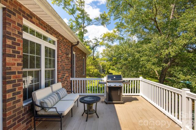 3808 Falling Creek Road NE, Hickory, NC 28601