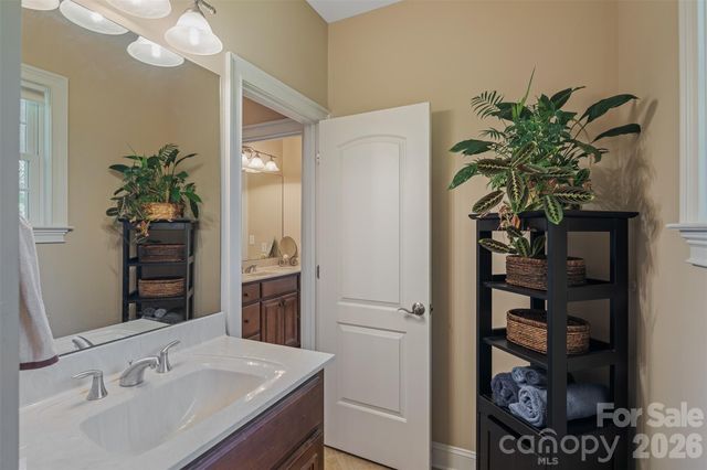 3808 Falling Creek Road NE, Hickory, NC 28601