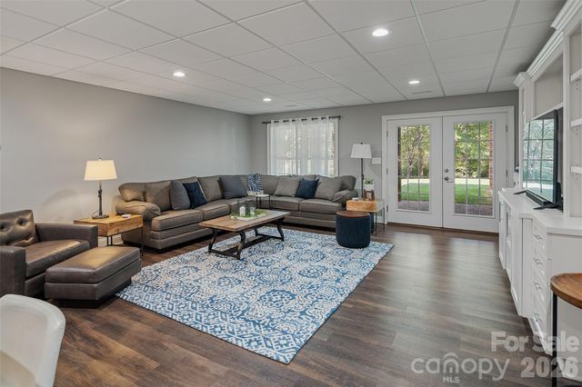 3808 Falling Creek Road NE, Hickory, NC 28601