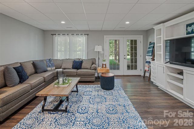 3808 Falling Creek Road NE, Hickory, NC 28601
