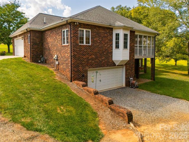 3808 Falling Creek Road NE, Hickory, NC 28601
