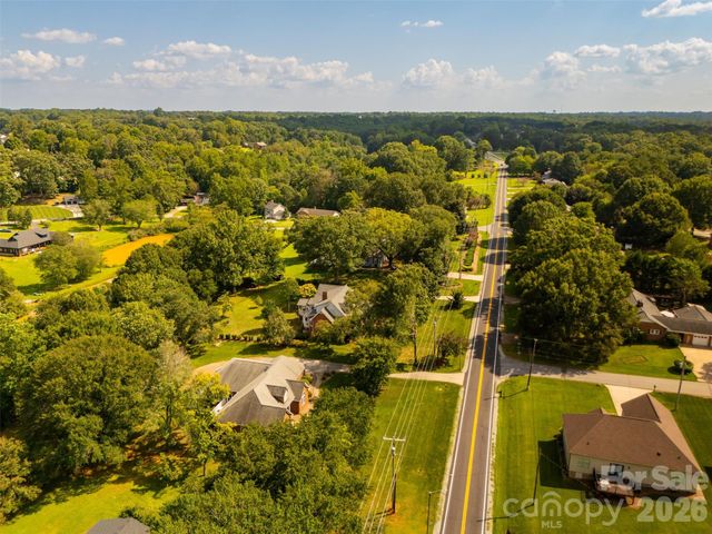 3808 Falling Creek Road NE, Hickory, NC 28601