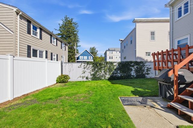 26 Tappan St, Melrose, MA 02176