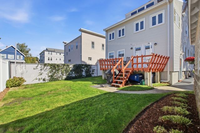 26 Tappan St, Melrose, MA 02176