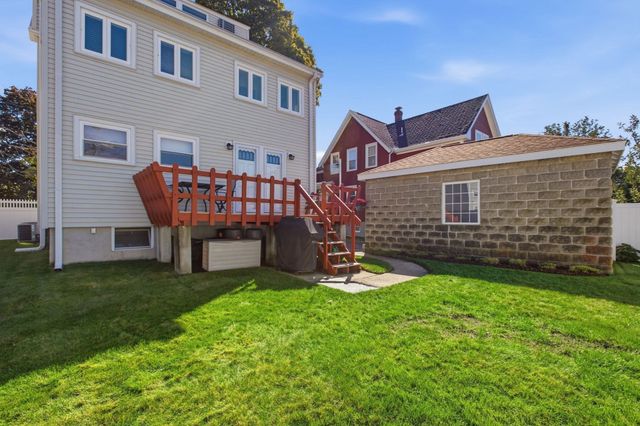 26 Tappan St, Melrose, MA 02176