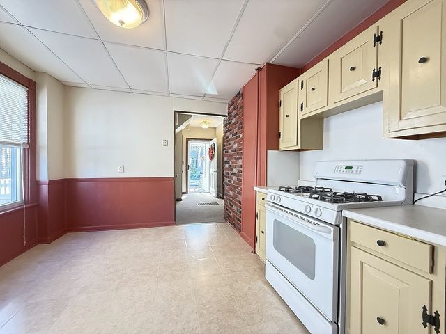 26 Tappan St, Melrose, MA 02176