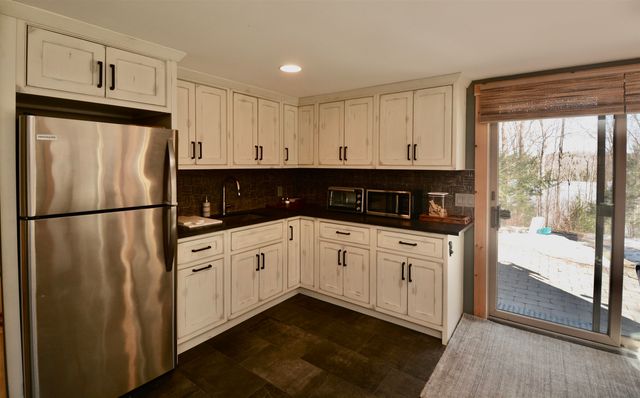 2 Turner Brae, Grantham, NH 03753