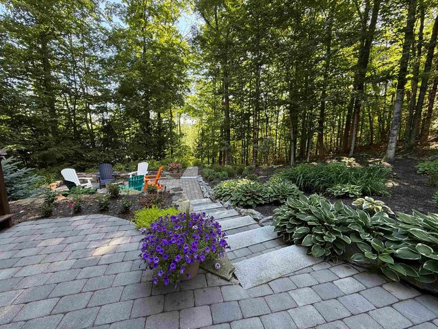 2 Turner Brae, Grantham, NH 03753