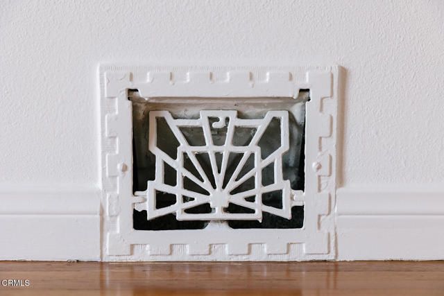 136 S Arden Boulevard, Los Angeles, CA 90004