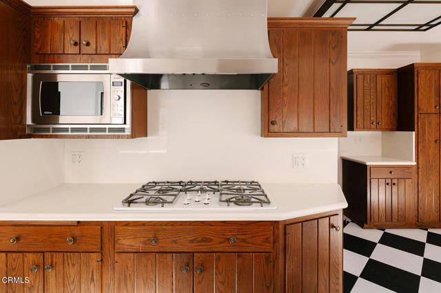 136 S Arden Boulevard, Los Angeles, CA 90004