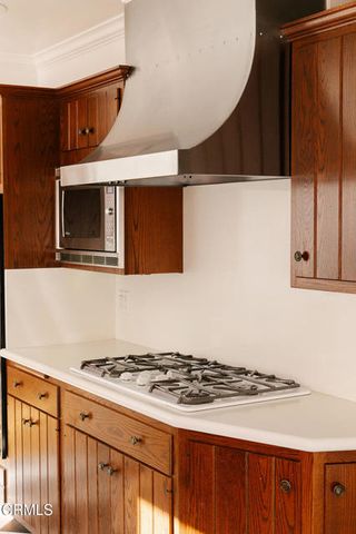 136 S Arden Boulevard, Los Angeles, CA 90004